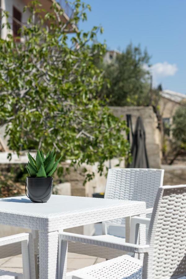 Waterview Apartments W Pool ميميتسا المظهر الخارجي الصورة